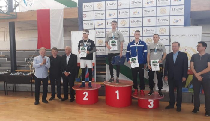 Szymon Bereźnicki na podium Mistrzostw Polski AZS